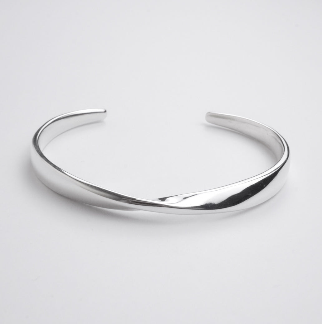 Twisted Bangle 【Silver925】.